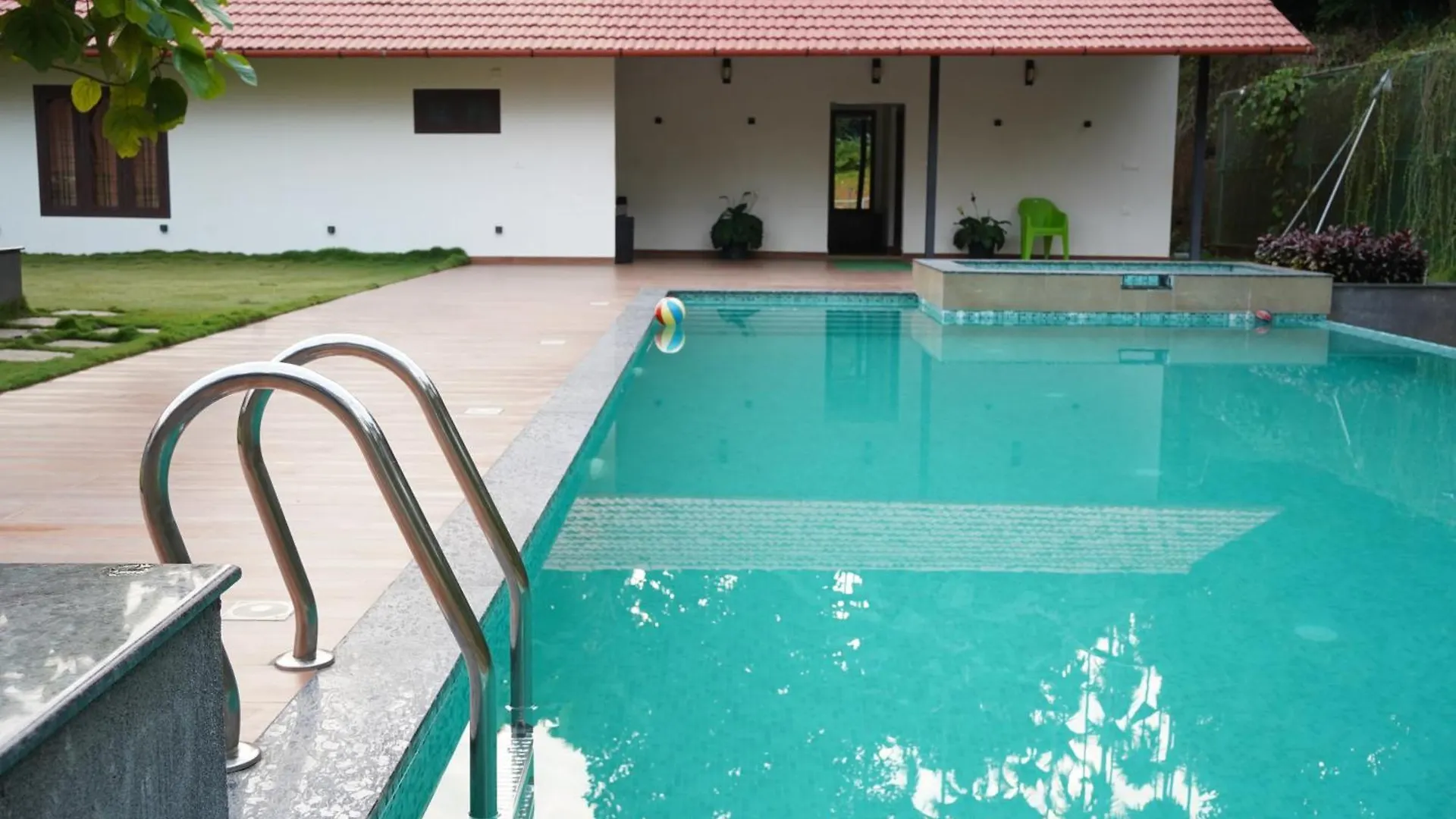 リゾート ホテル Wayanad Mace Mansion Kenichira
